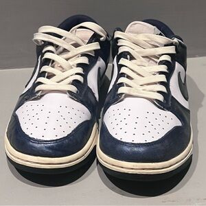 Nike Women's Dunk Low size 9